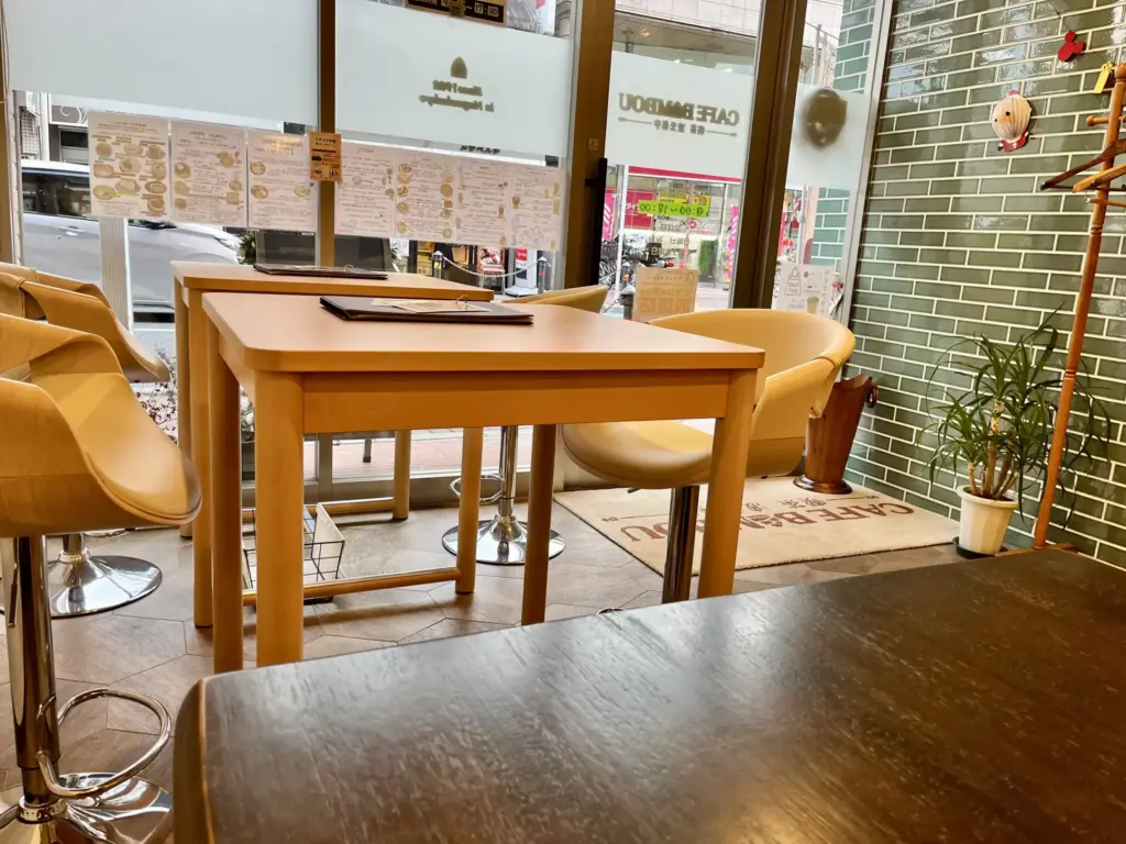 cafeBAMBOU 内観1