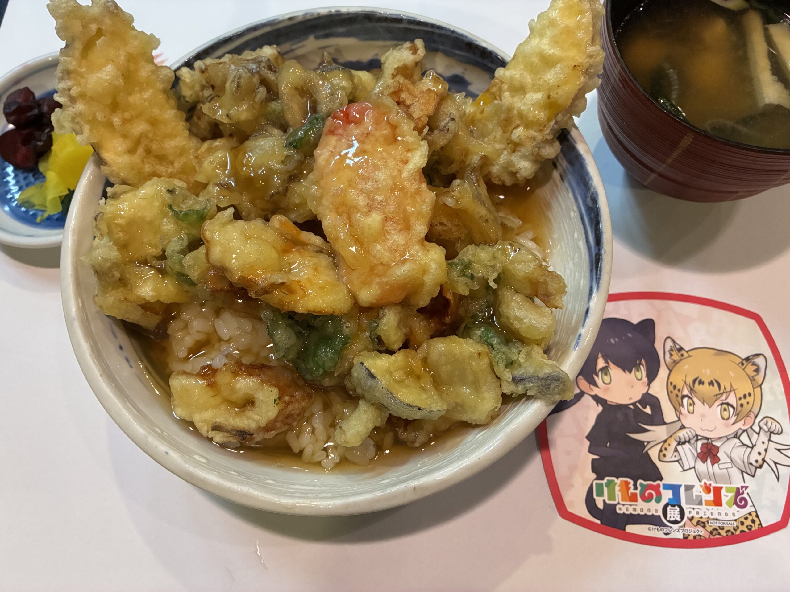 けものフレンズ展のコラボメニューも要チェック！「天麩羅味ごよみ　すずき」さんで可愛い耳がある「ヒョウ姉妹も食うてるで！　関西名物紅ショウガ天入り天丼」を実食。