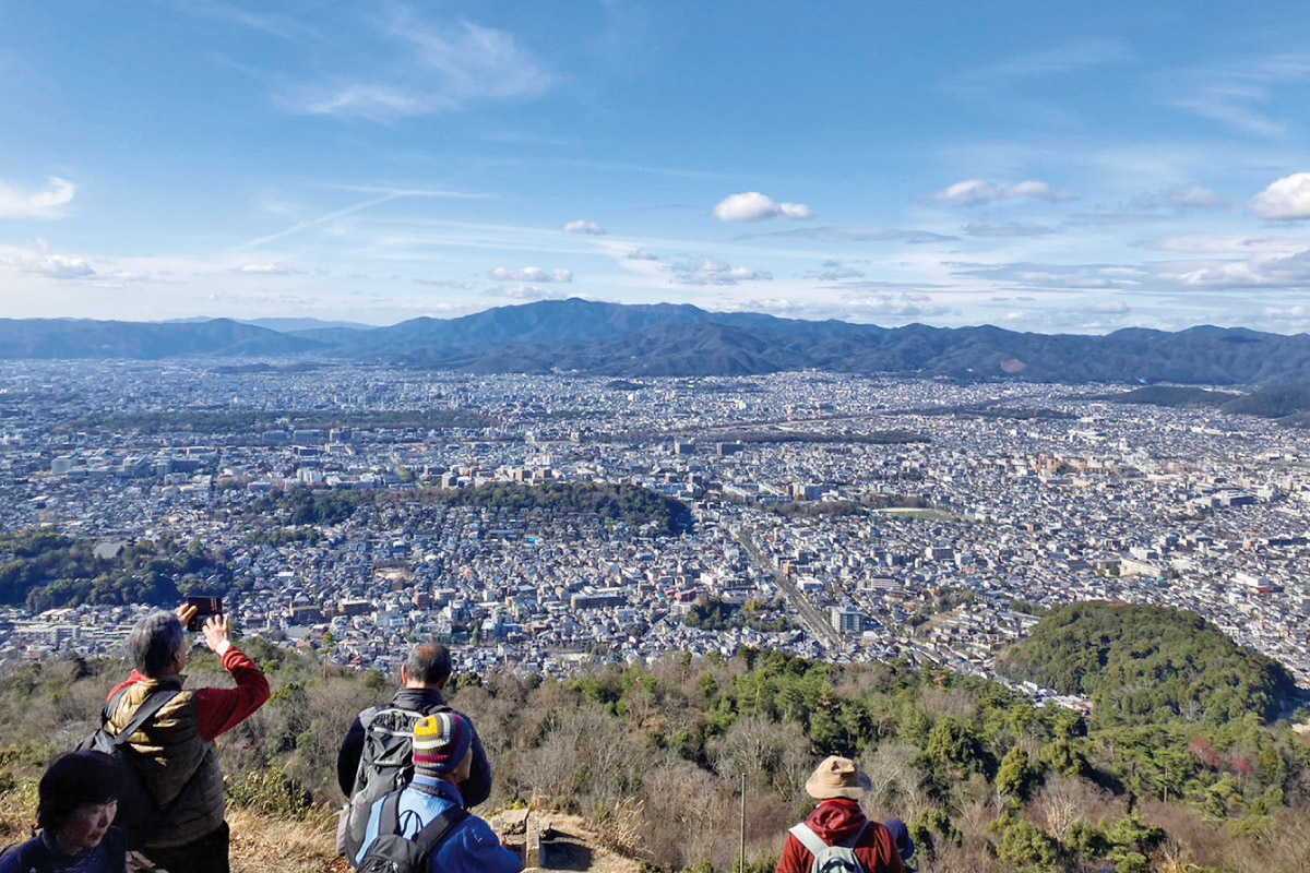 歩き納めはやっぱり京都・大文字山！阪急ピークハントハイキング開催。南禅寺から大文字山、哲学の道へ