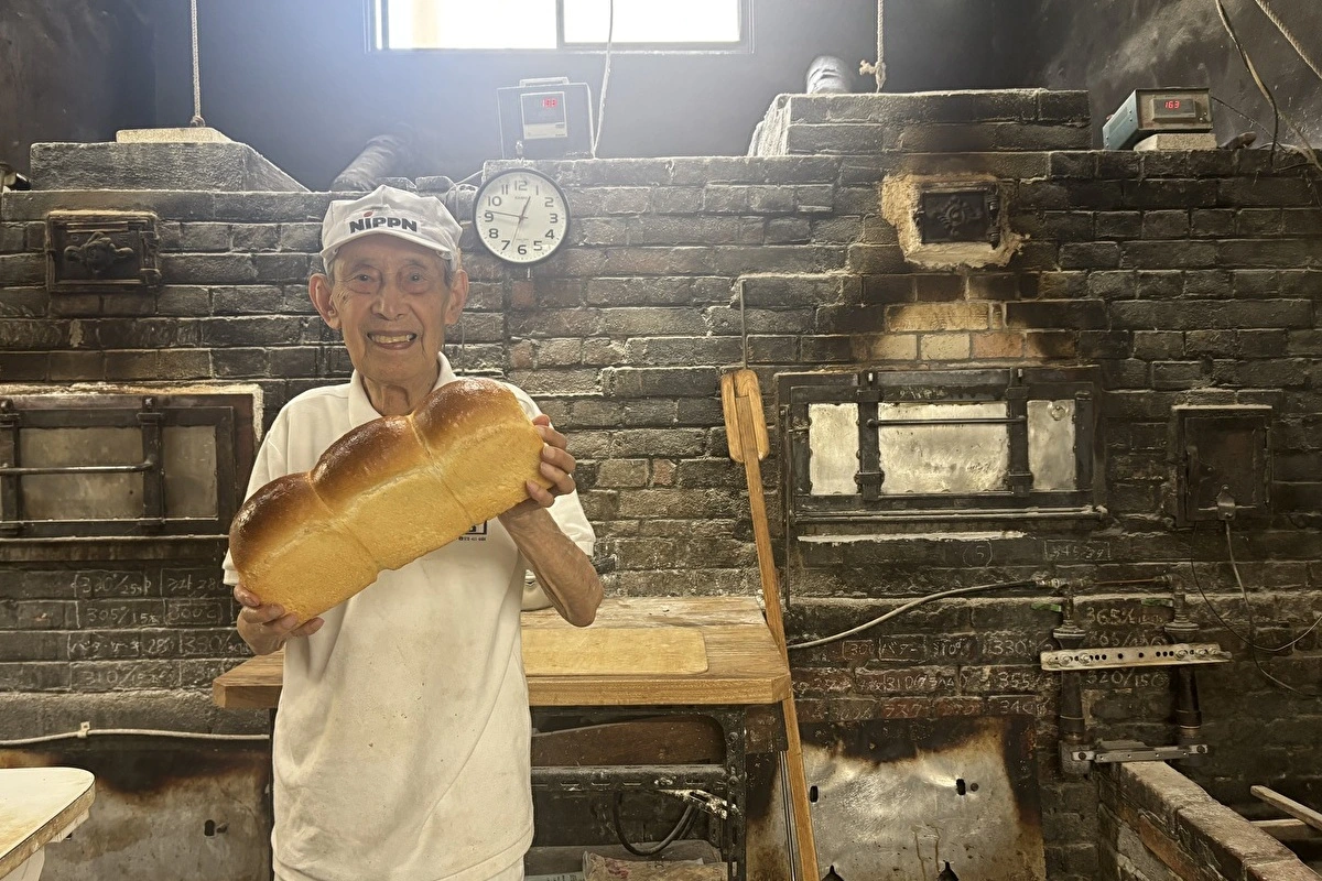 神戸を代表する老舗ベーカリー・岡本「フロイン堂」店主・竹内善之さん、93歳おめでとうございます！