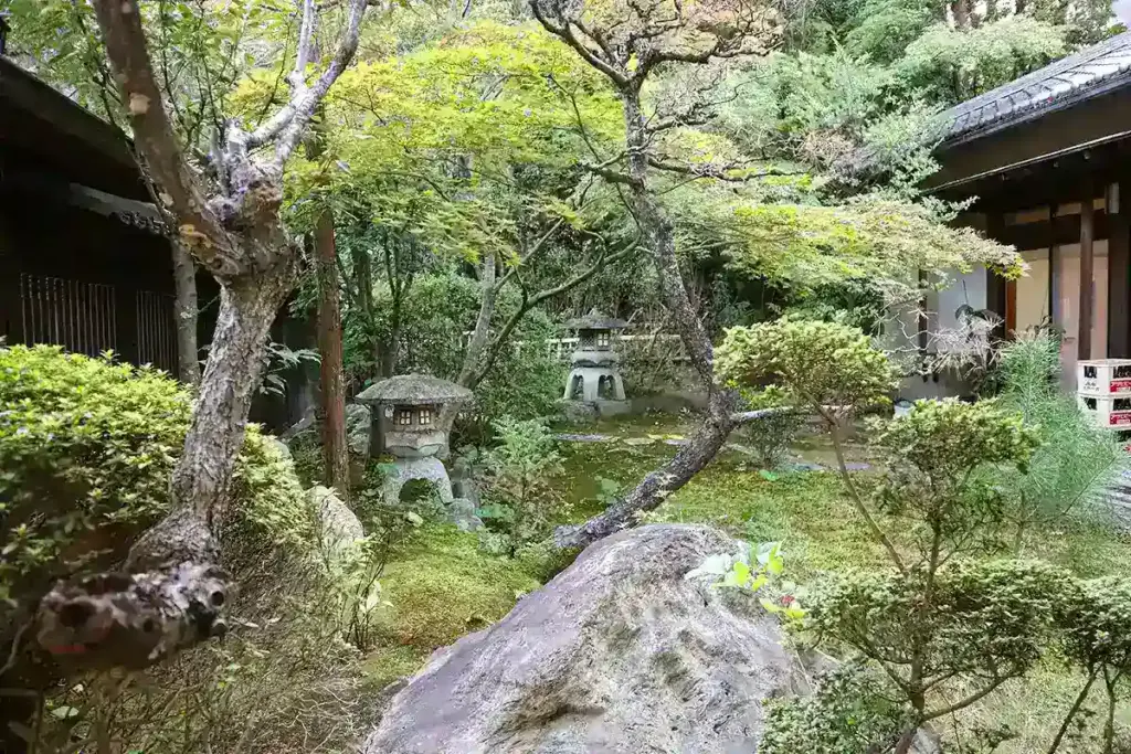 伊射奈岐神社 庭園