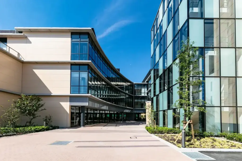 川西市キセラホール外観