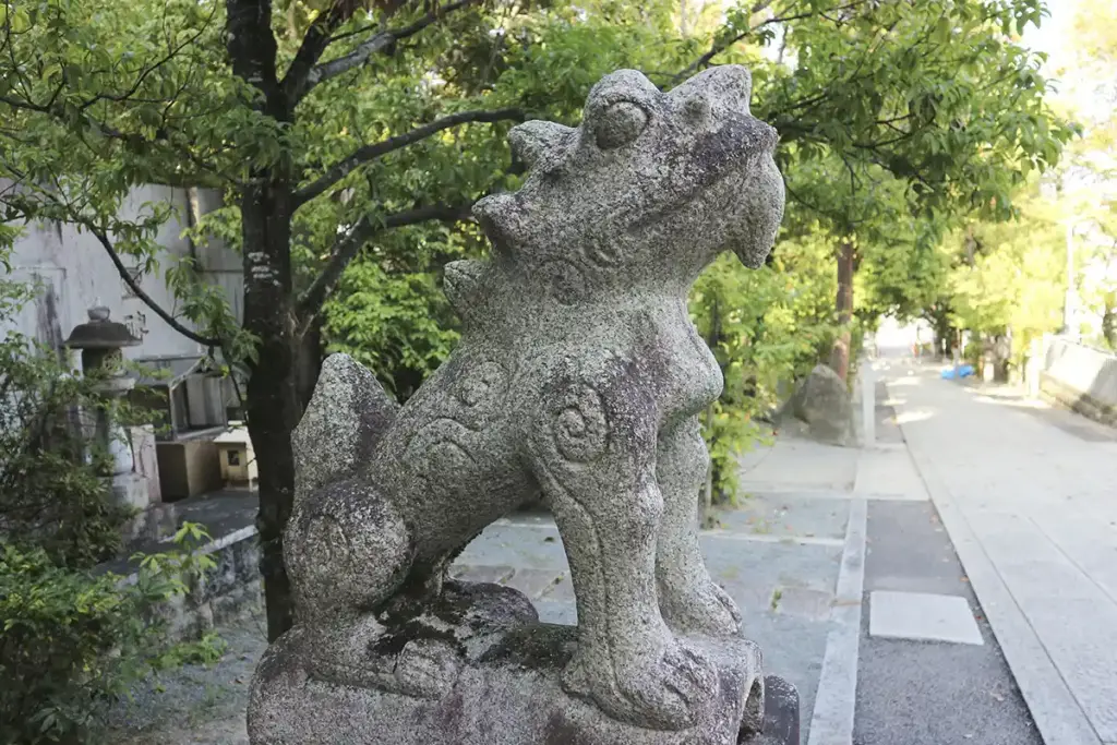 伊射奈岐神社　狛犬