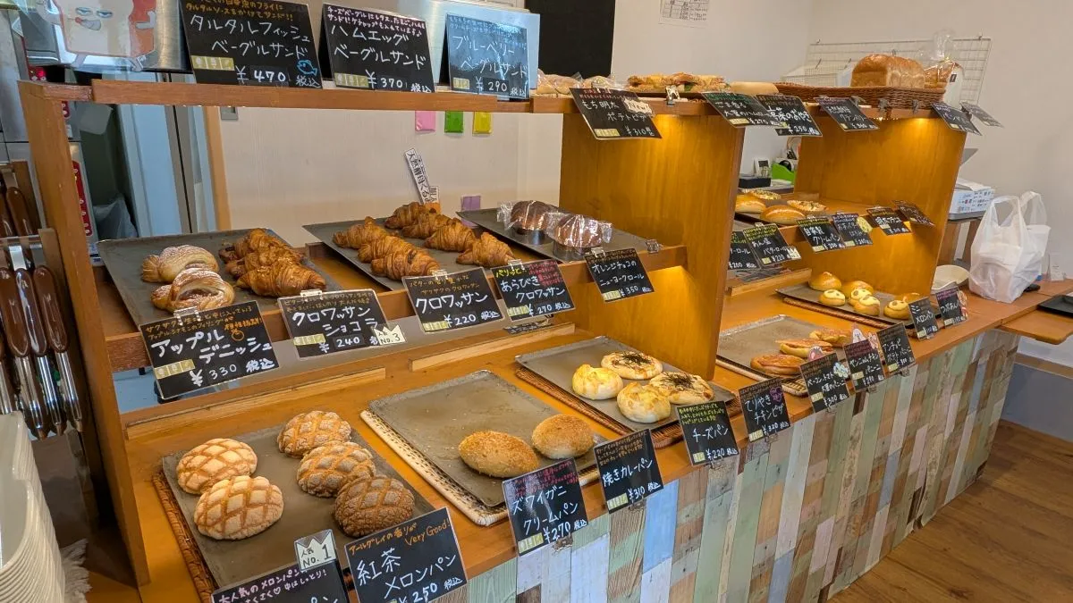 【川西市】住宅街にある「まんぷくパン」は近所の人々に親しまれる名物パン屋さん。国産小麦、無添加生地なのも魅力。