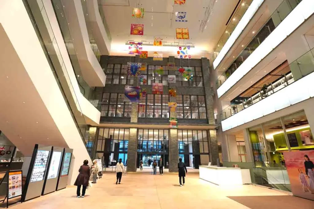 KITTE大阪のエントランス