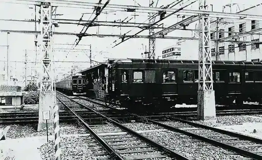 写真で見る関西のいま、むかし　第2回　西宮北口駅　ダイヤモンドクロス