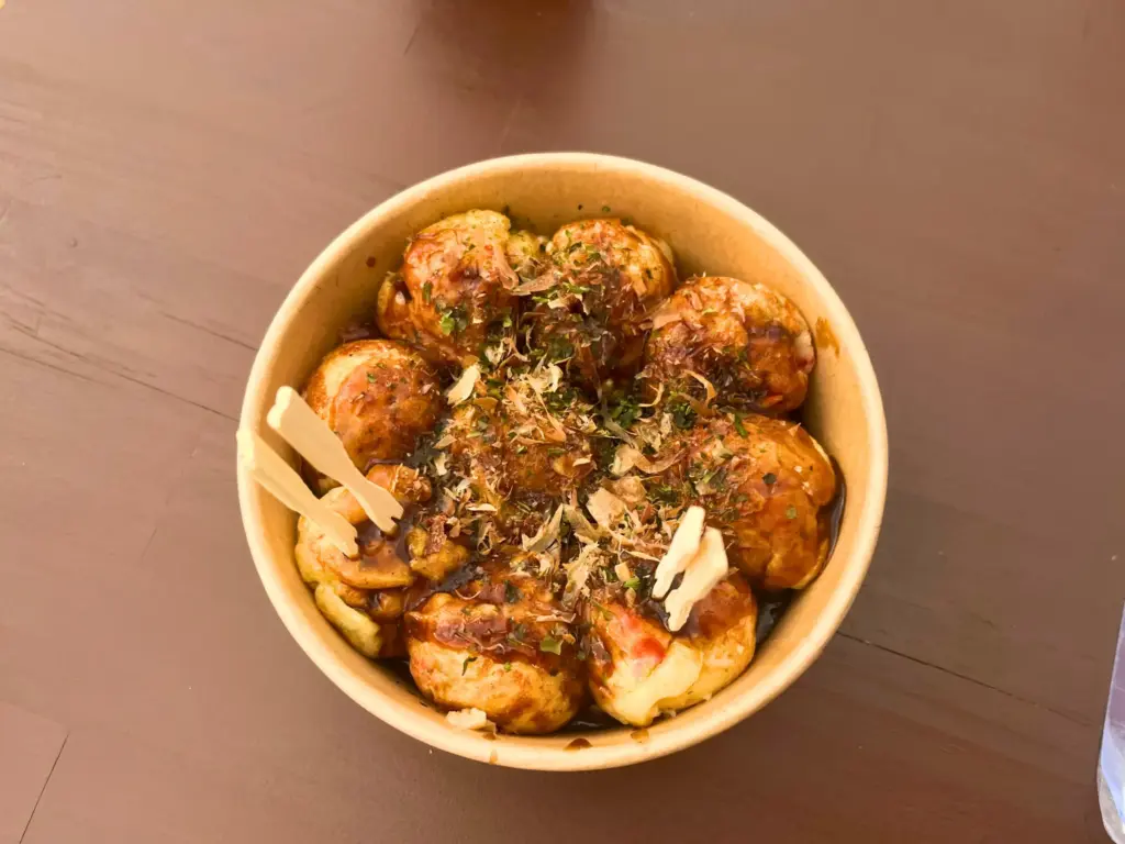 あじたこ GRAVITATE OSAKA店のたこやき