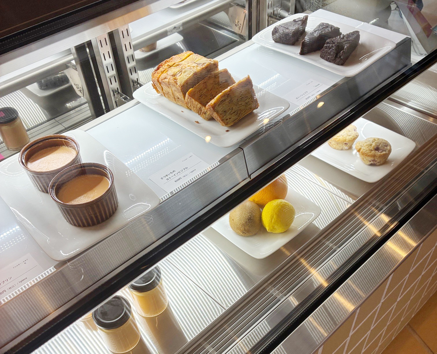 ノーザンエイトコーヒー北千里店のスウィーツのショーケース