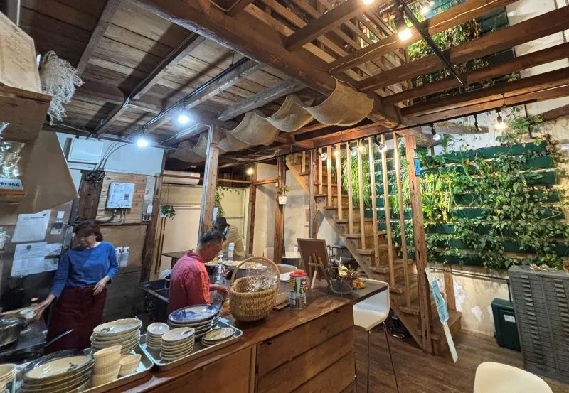 ワールド食堂＆バル桜井QUARTET