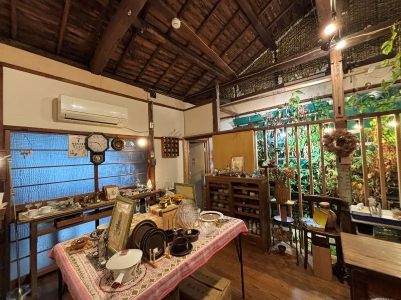 ワールド食堂＆バル2階