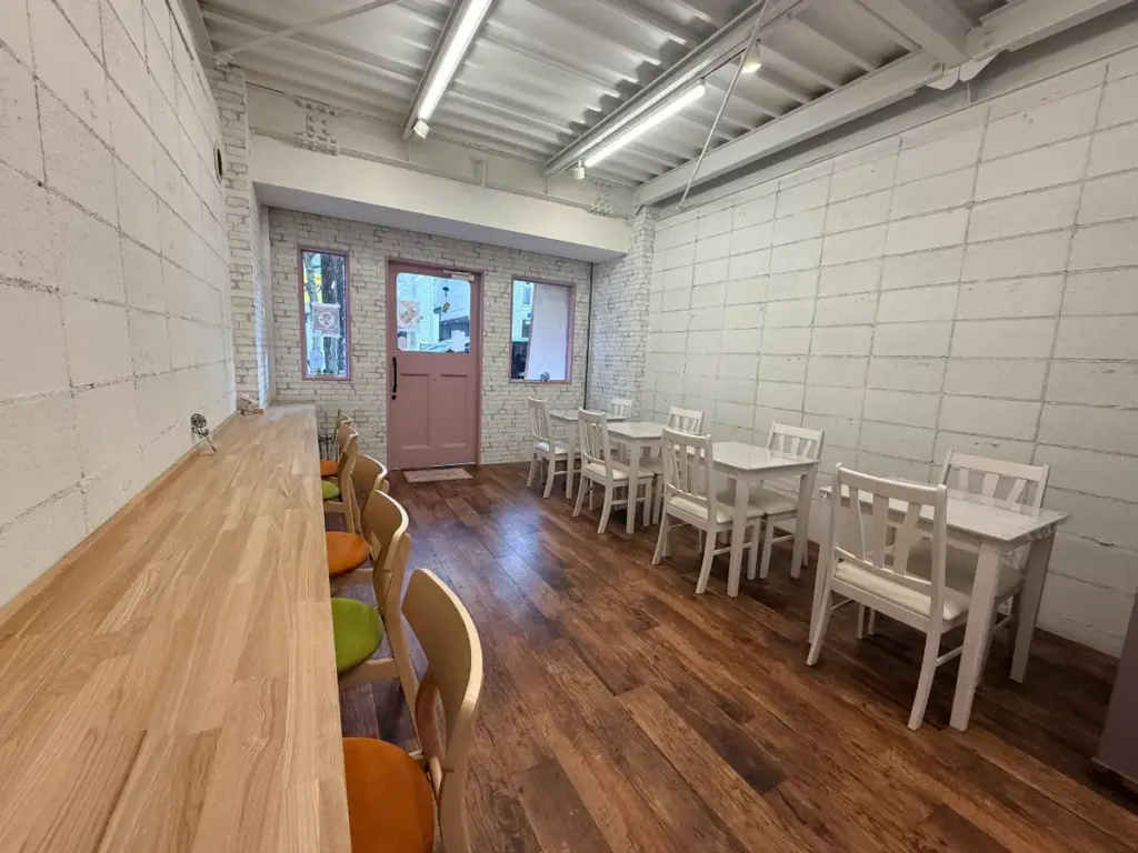 「フラワーおはぎ専門店 Oh!huggy!!」の店内