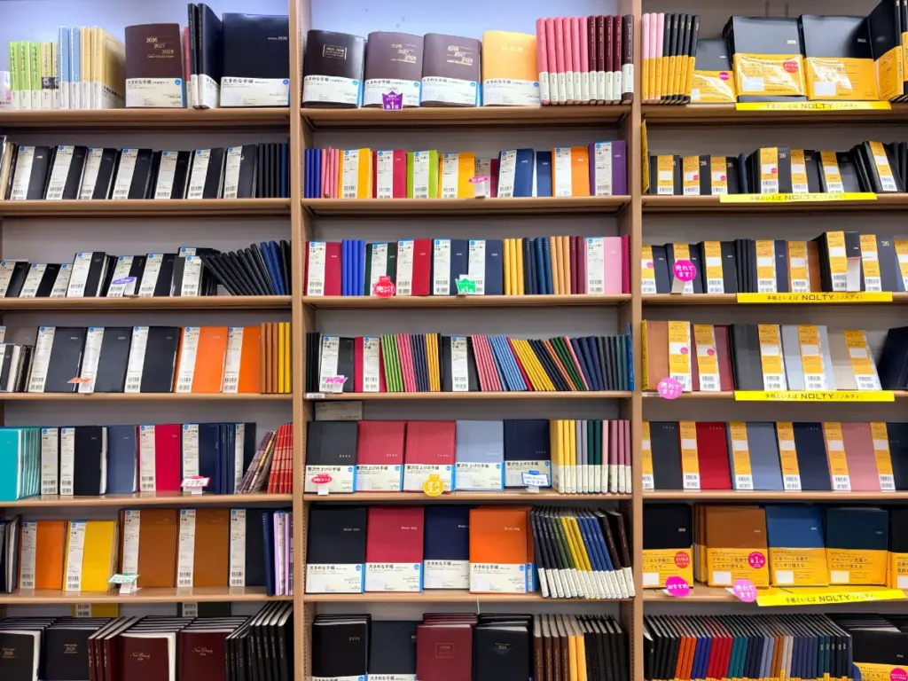 田村書店の手帳の棚