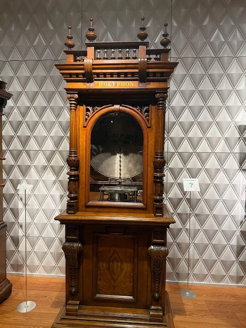 ポリフォン社ミカド