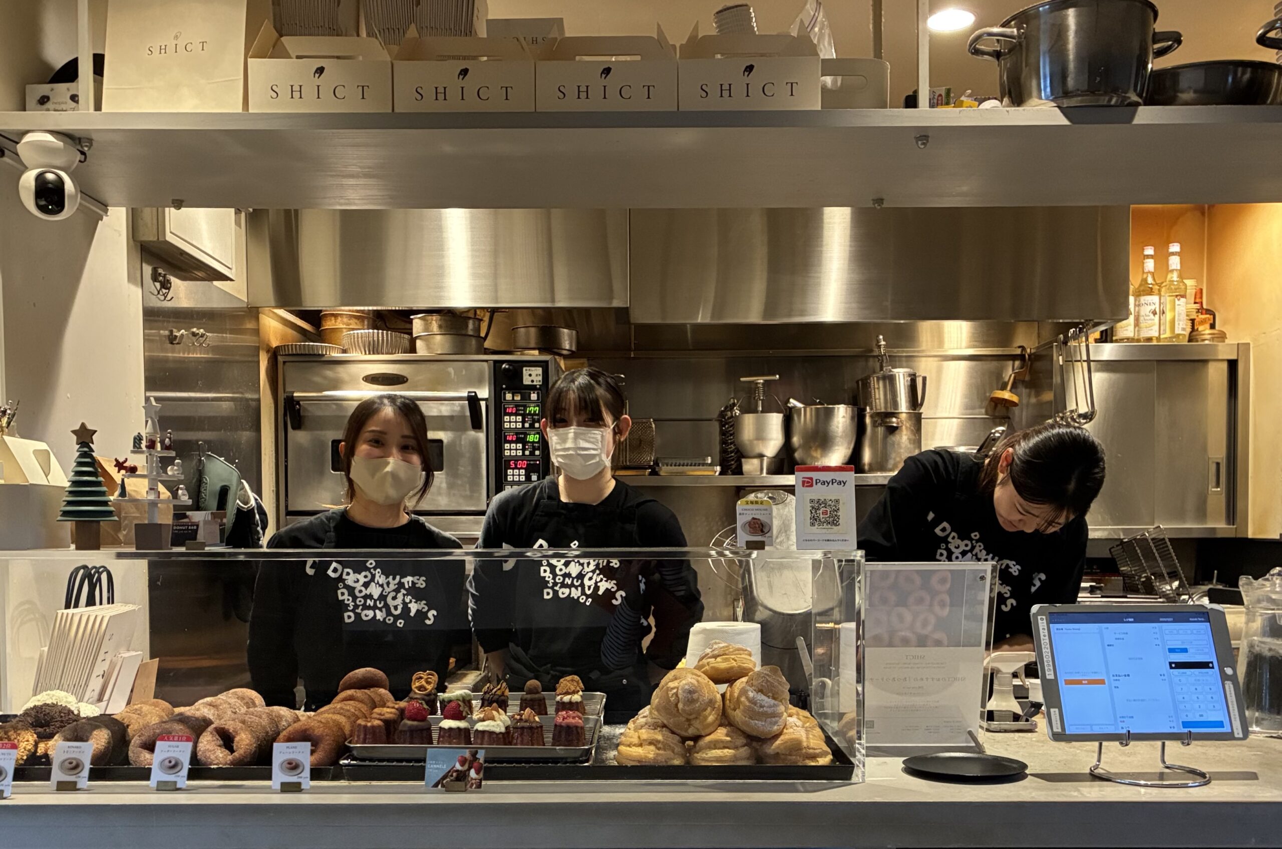 1日800個売れる「SHICT」のドーナツは宝塚土産としても人気。三が日もテイクアウト営業します。