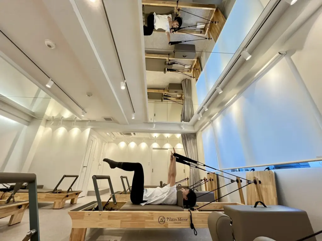 Pilates Mirror 動き