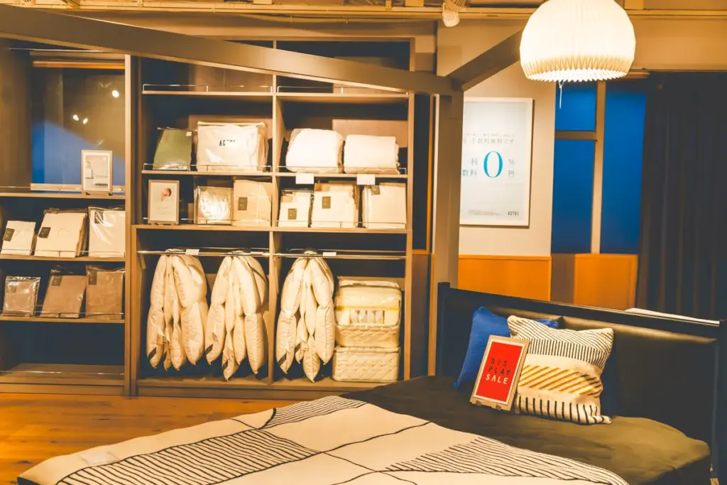 アクタス大阪空港店SALE 店内04