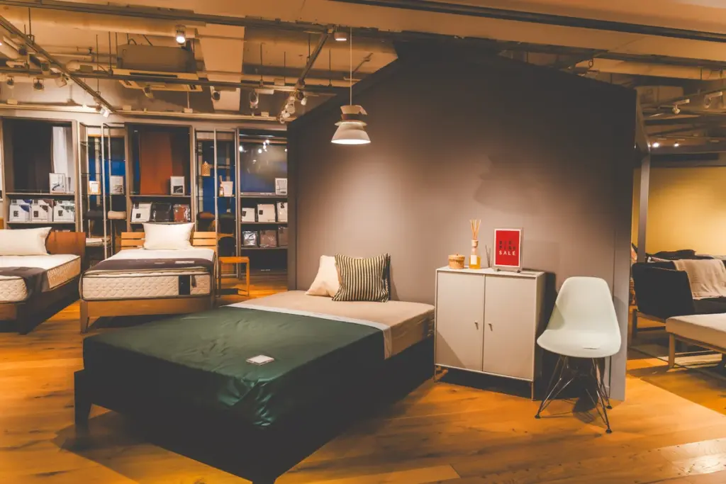 アクタス大阪空港店SALE 店内02