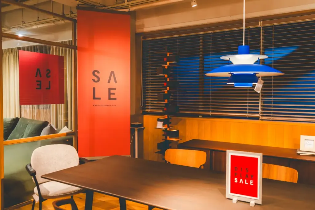 アクタス大阪空港店SALE 店内01