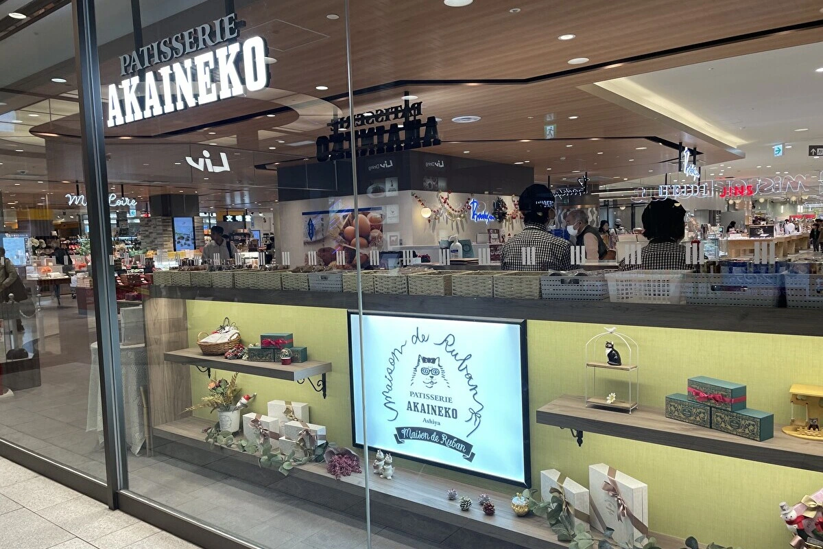 東灘区・住吉Liv「アカイネコ」のクリスマスケーキ、予約は12月10日まで。大人気の「ノエルモンブラン」は予約限定＆数量限定！ 今すぐ予約を！