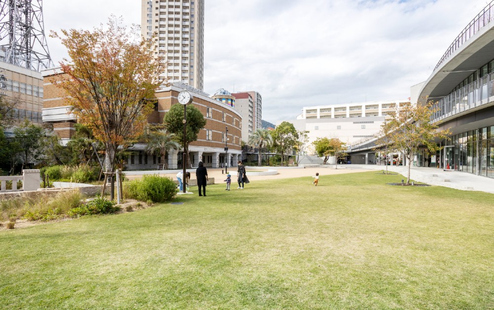 1月７日から宝塚市立文化芸術センターにて「世界の子どもの本展」開催。宝塚初、ワールドワイドな子どもの本が集結しますよ。観覧無料。