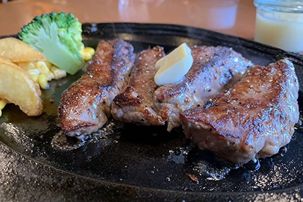 29（にく）の日は行列必須！灘区桜口町「BUFFALO HUNTER」のがっつりステーキ