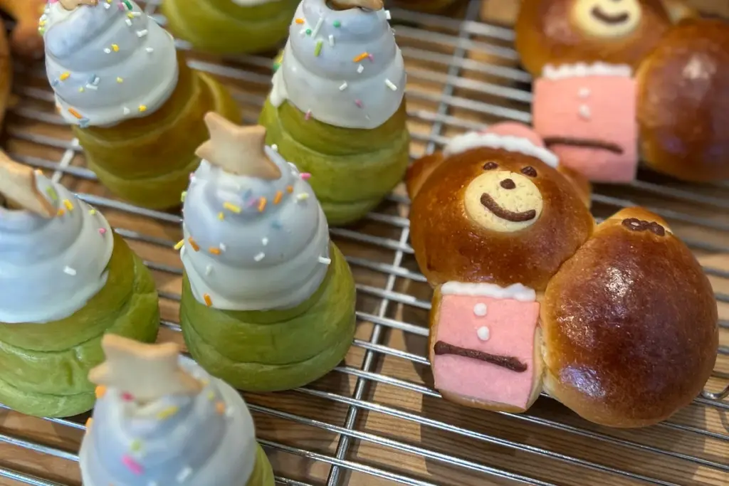 クローバーベーカリー 季節のパン