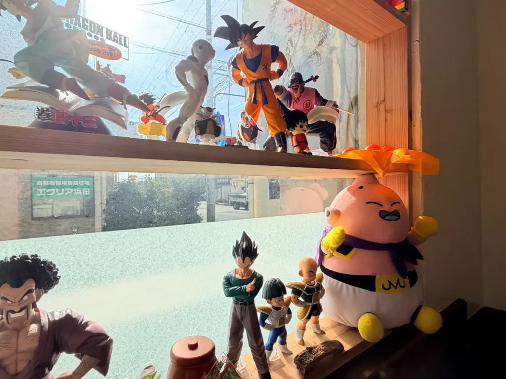 「DODONPA」のディスプレイのドラゴンボールフィギュア