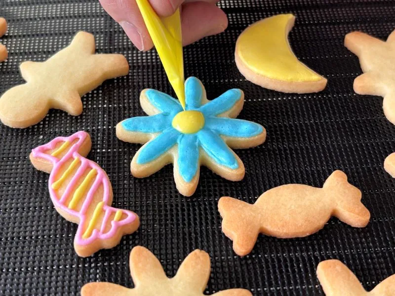 箕面小野原西｜カラフルでかわいい！アイシングクッキーと型抜きクッキーの手づくり講習会｜お子さまもどうぞ！