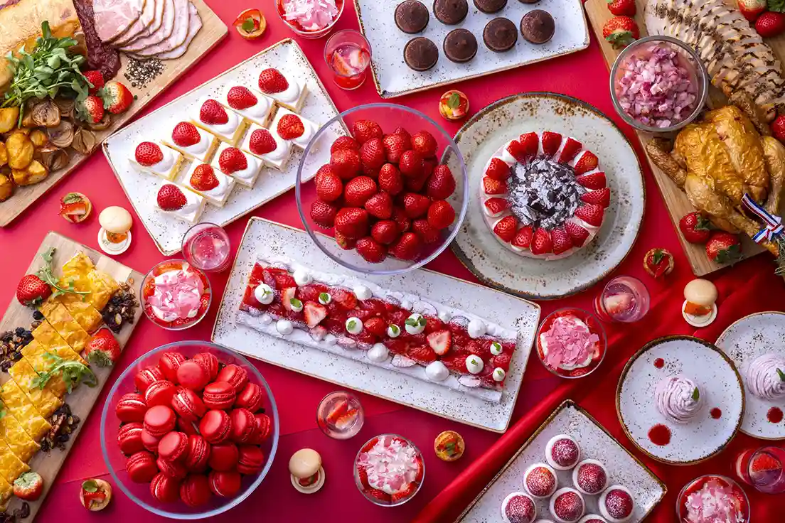 ホテルクオリティのスイーツとセイボリーが食べ放題。「ストロベリーアフタヌーンティーブッフェ」がハイアット リージェンシー 京都で開催