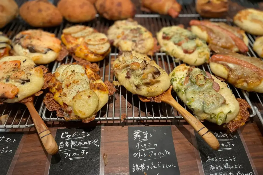 季節ごとにラインナップが変化する、バラエティ豊かなパンたち