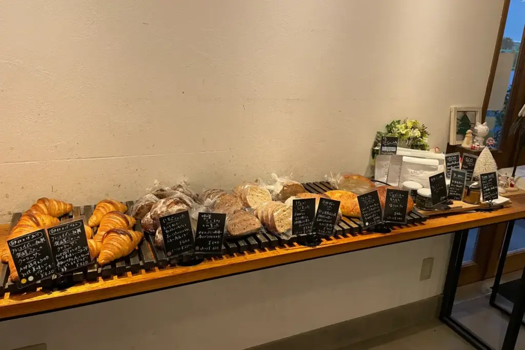 店主の実家を改装したという店内