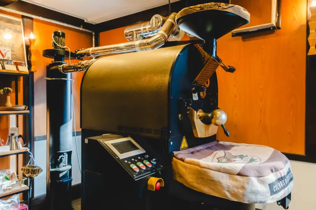 かわかみ珈琲焙煎所　焙煎機全体