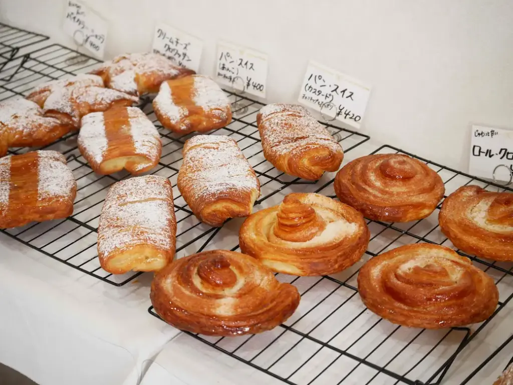 川西市「まいにち、クロワッサン」パン・スイス