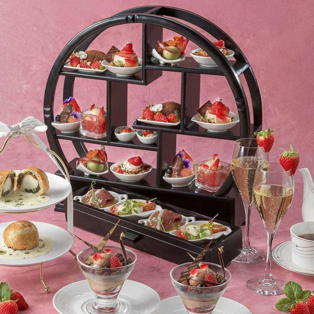 カフェラウンジコアガリの苺とショコラのアフタヌーンティー