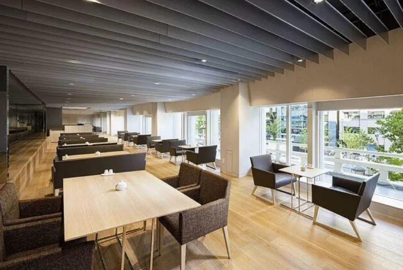 カフェラウンジコアガリ内観