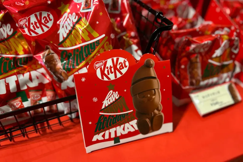 ららぽーとEXPOCITY 『キットカット』催事 サンタクロース