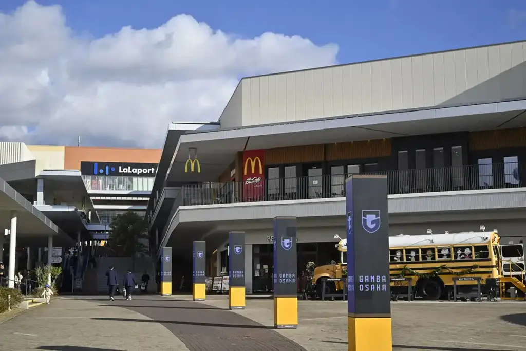 万博記念公園 ららぽーと1