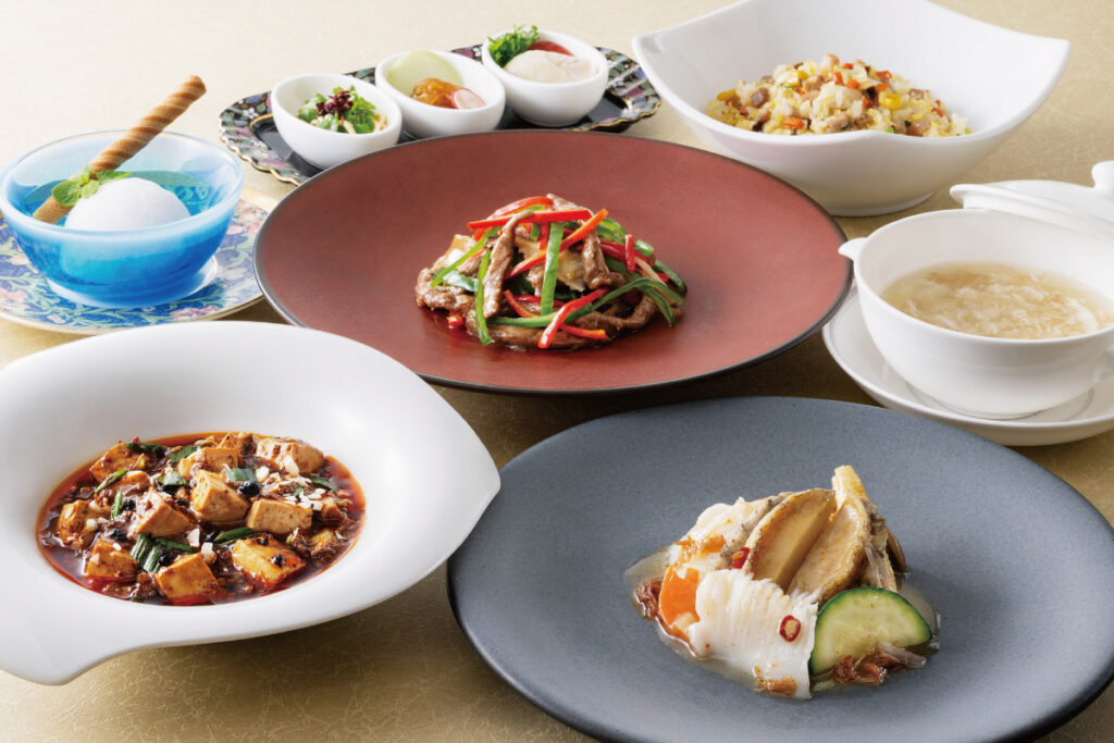 【ホテル阪急インターナショナル】中国料理「春蘭門」ランチコース「牡丹 ～Botan～」ペアお食事券〈ペア2組様〉