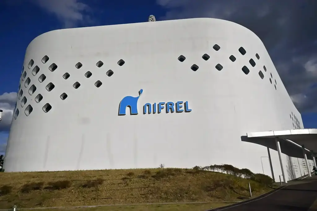 万博記念公園 ニフレル外観