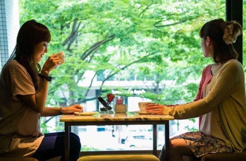 ロビーラウンジ日航大阪から見る御堂筋