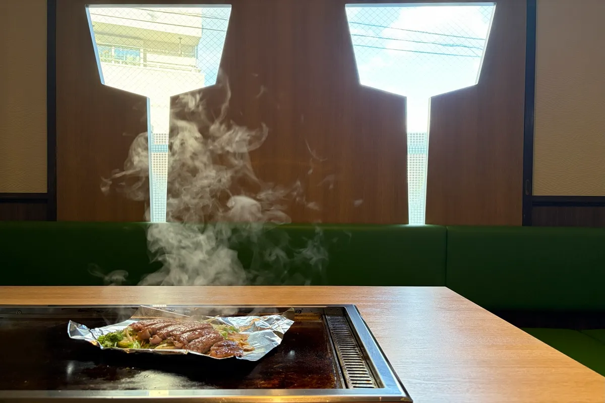 11/5（水）オープンの「お好み鉄板 武庫之荘」音大出身の店主がテコを持つ