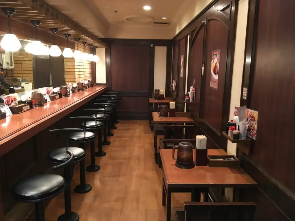 大阪トンテキ 大阪駅前第3ビル店 内観