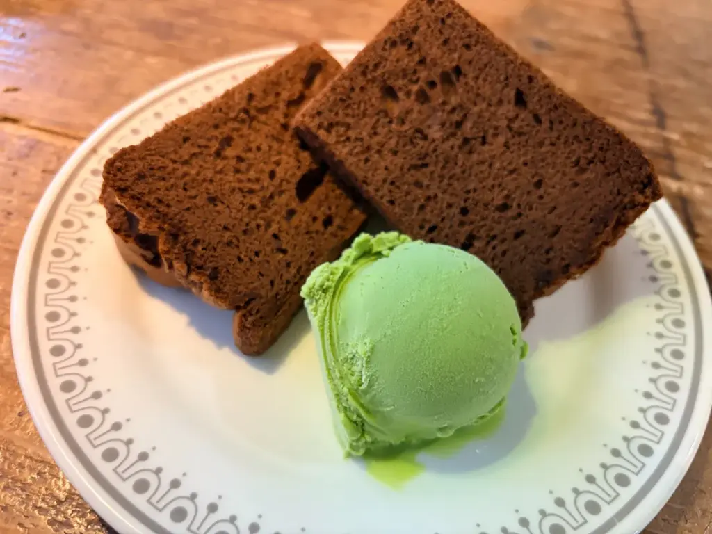 「ぷろぽ」のシフォンケーキ