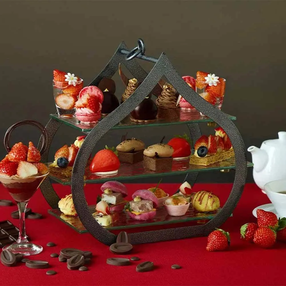 メインラウンジの【いちごvsチョコレートアフタヌーンティー】