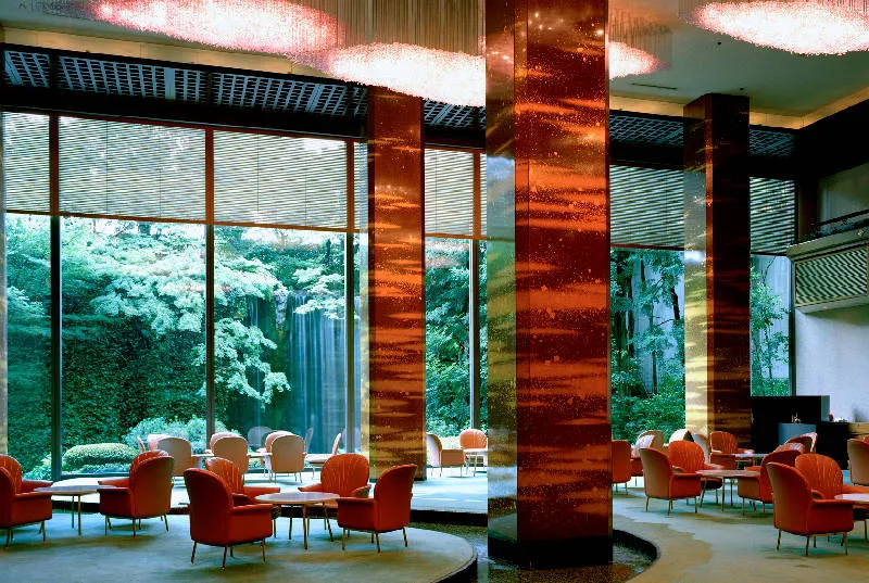 メインラウンジ内観