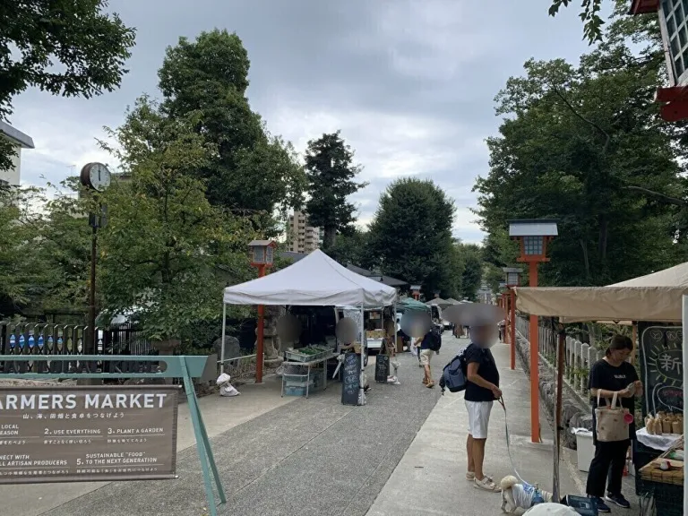 六甲八幡神社 マーケットの様子