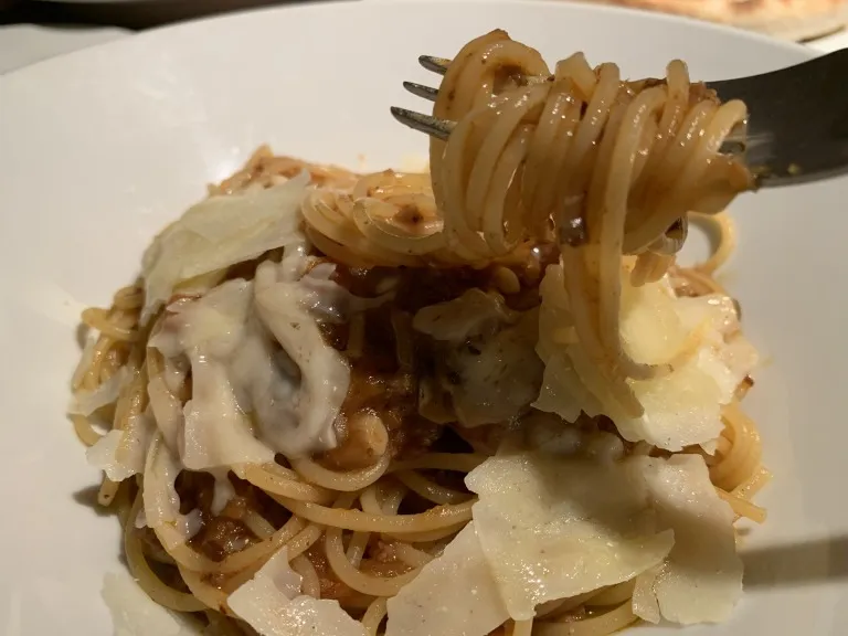 RYURYU六甲　パスタを混ぜる