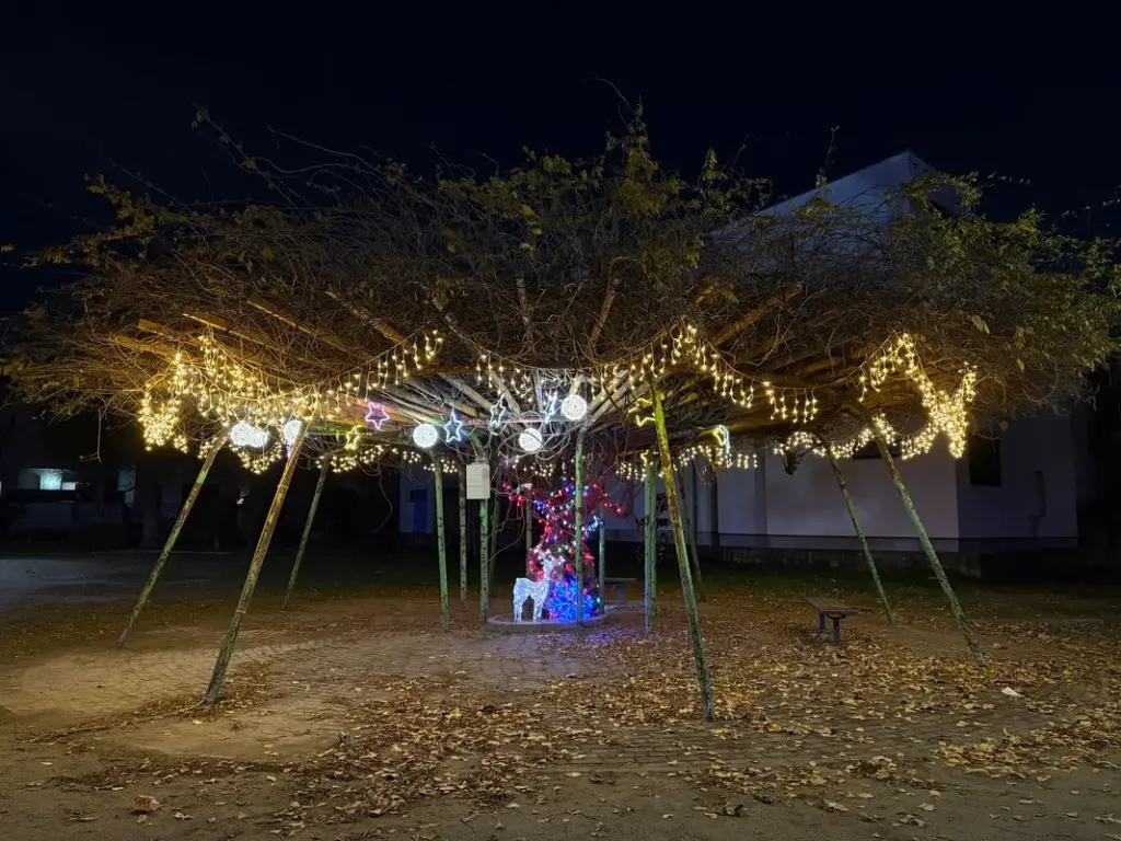 シモナリエ下新庄公園トナカイ引き