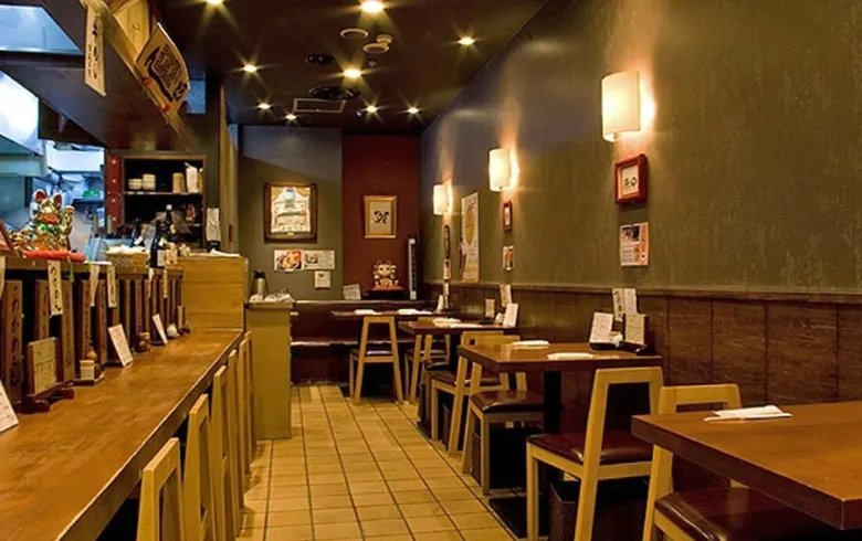 うどん棒 大阪店 内観