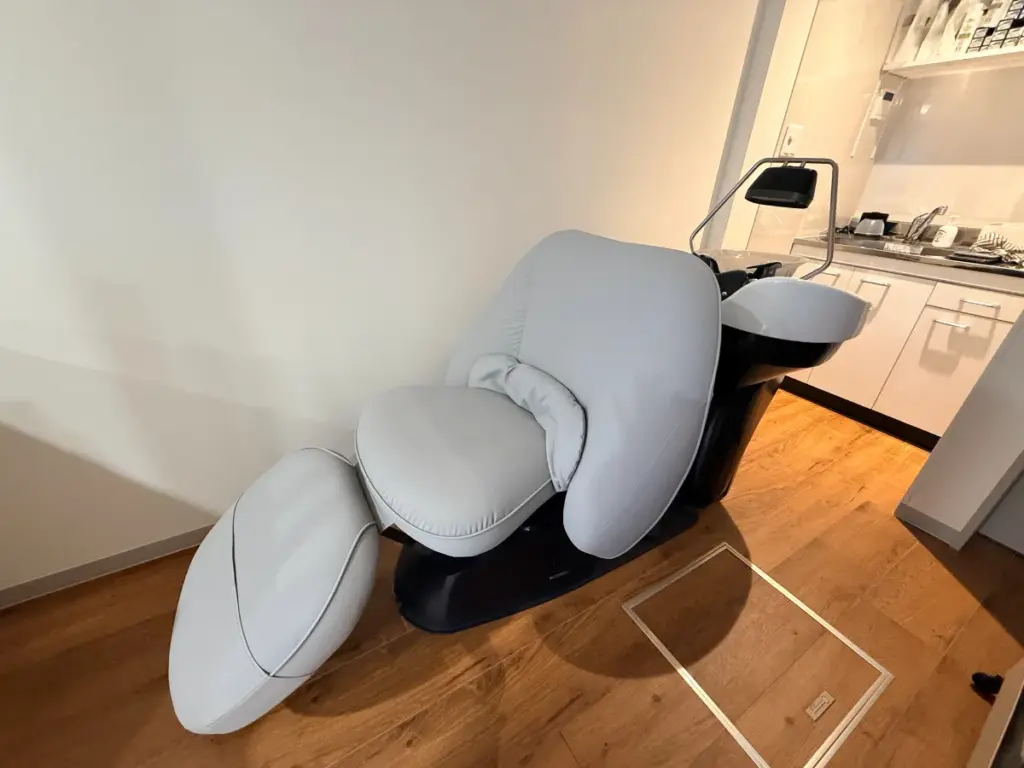 「URBANO」のチェア